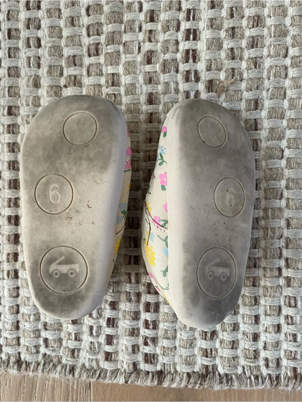 See Kai Run Bianca Mini Mary Janes - size 6
